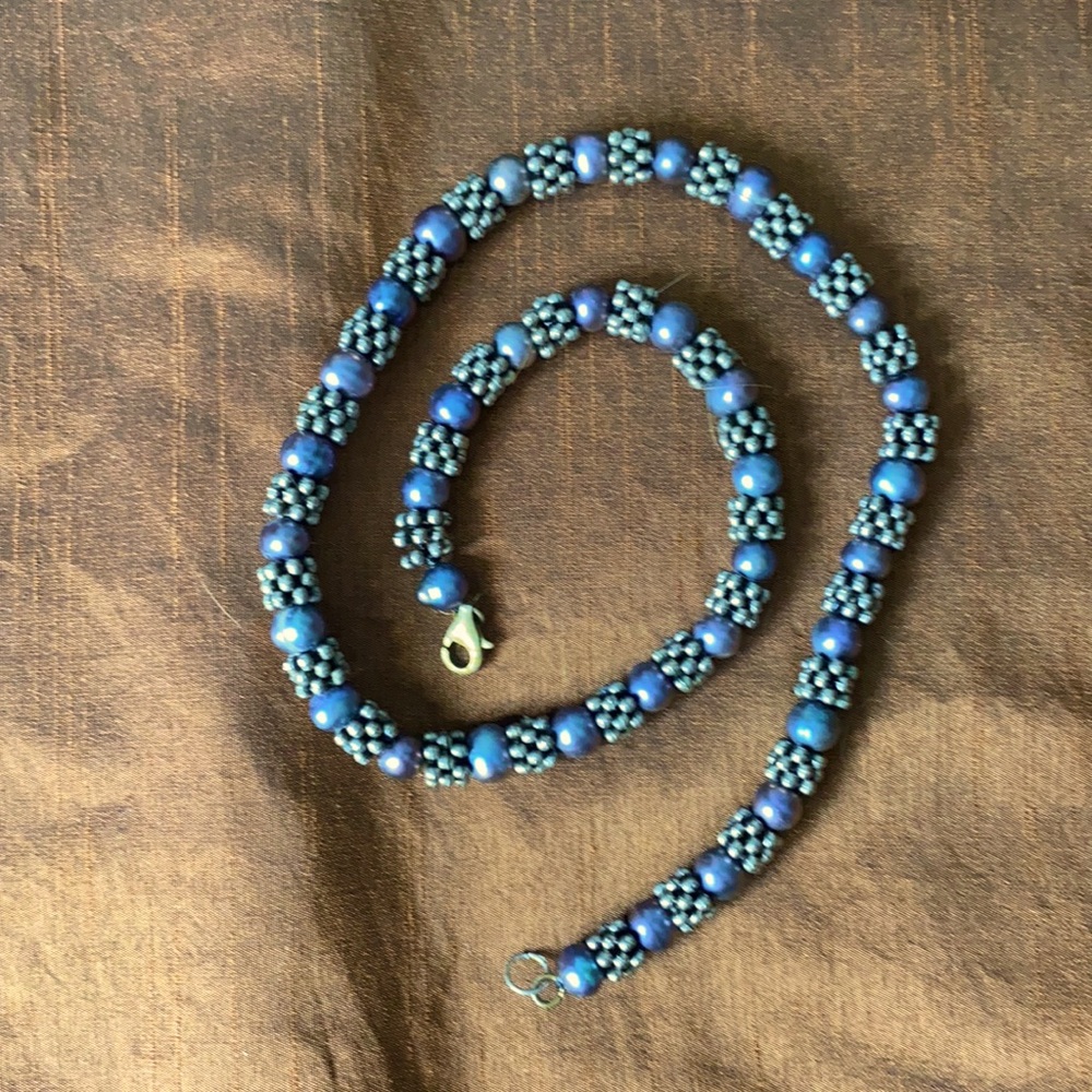 Silver and blue pearl bead necklace 17 1/2”